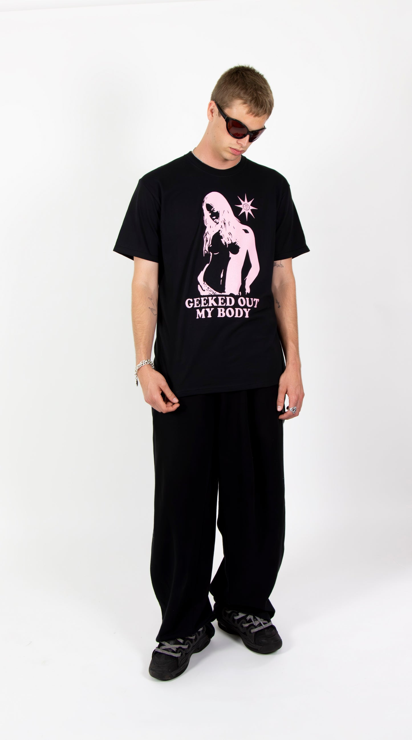 GEEKED TEE (black/pink)