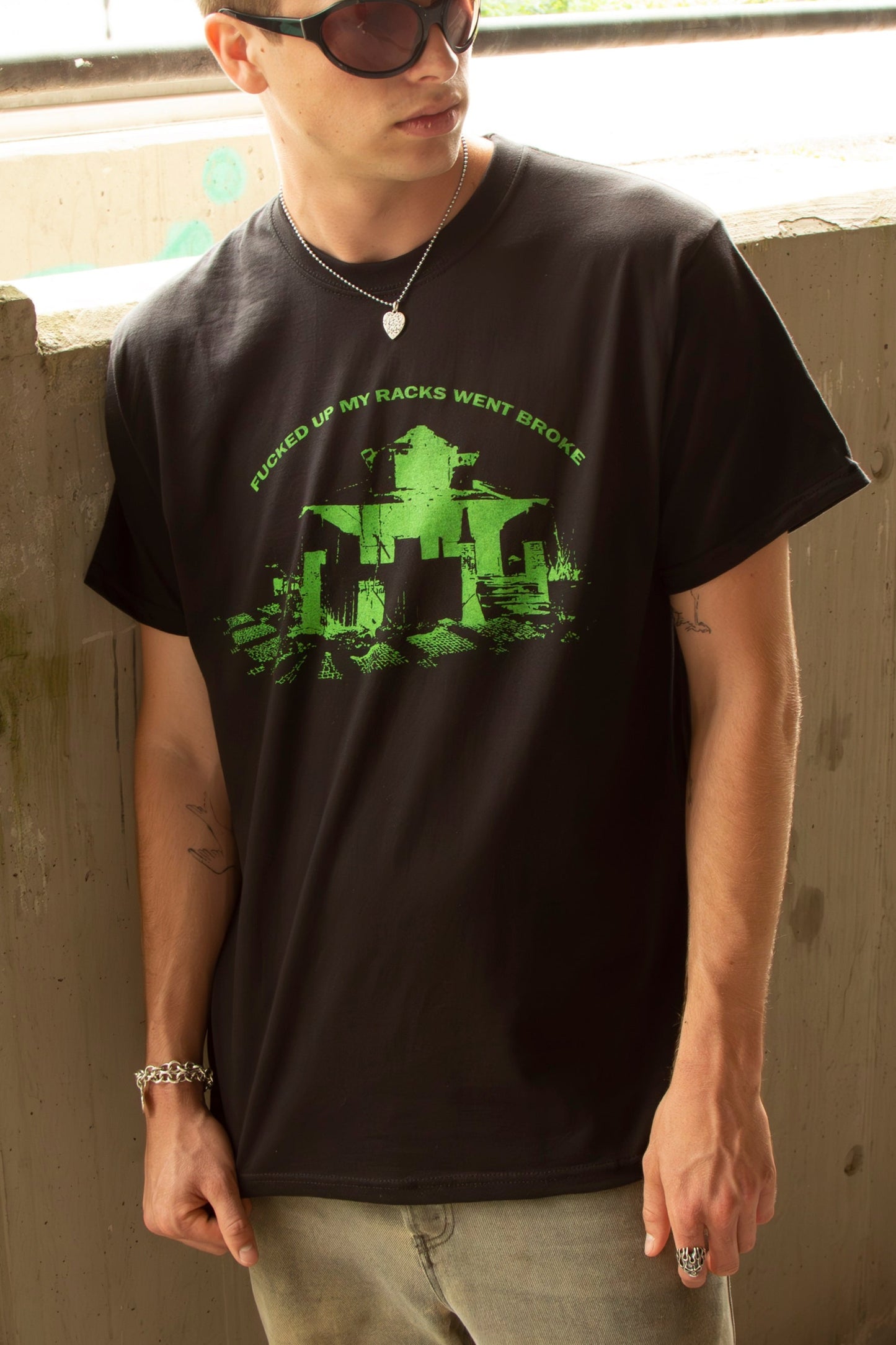 RACKS TEE